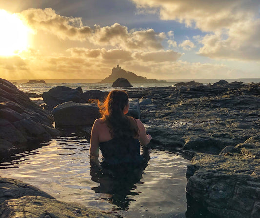 Women looking at the sea