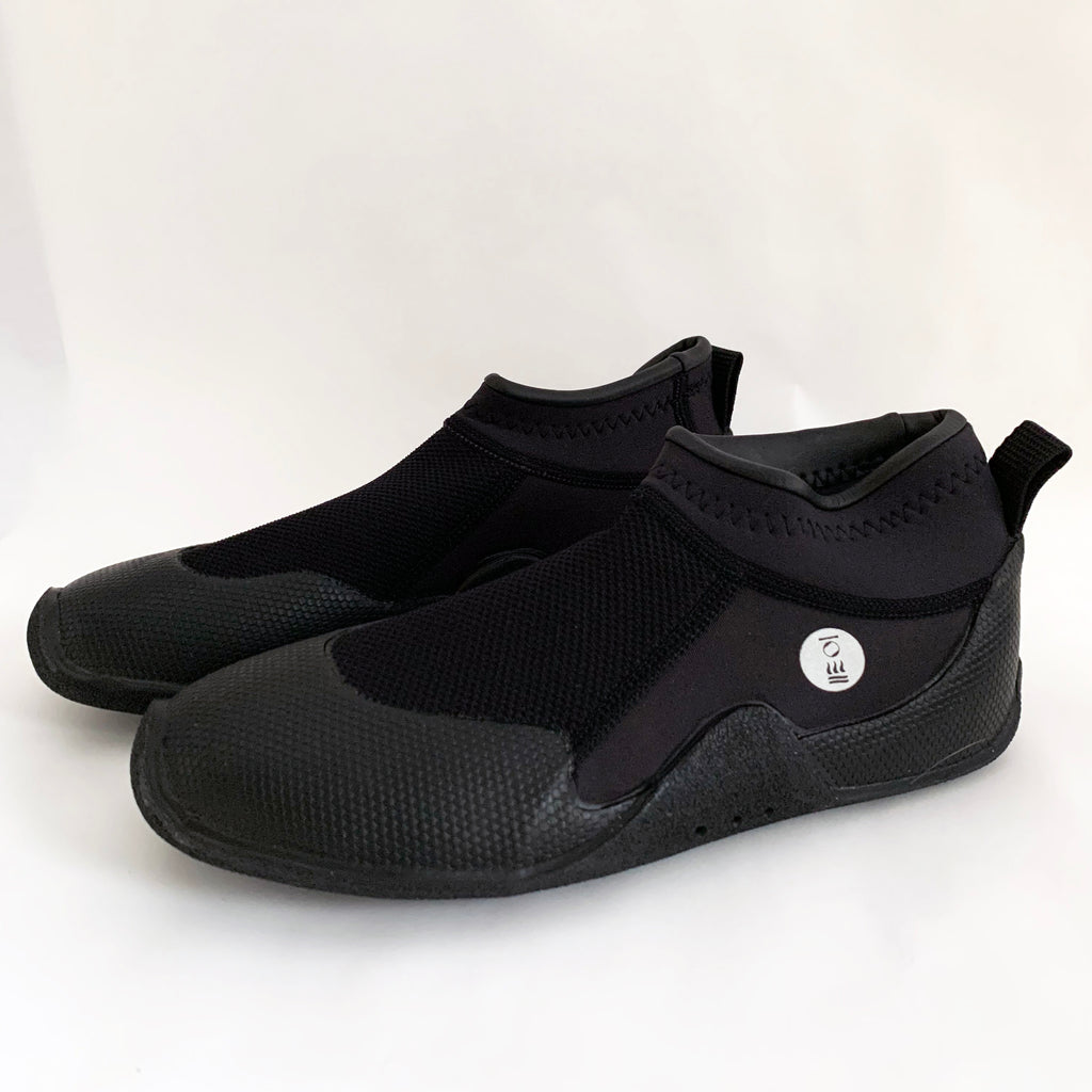 wild swimming neoprene black boots